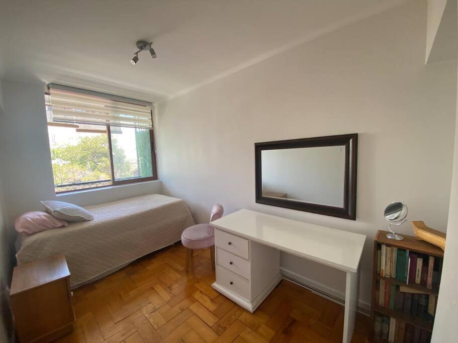 Apartamento Amplio Depto En Barrio Lastarria