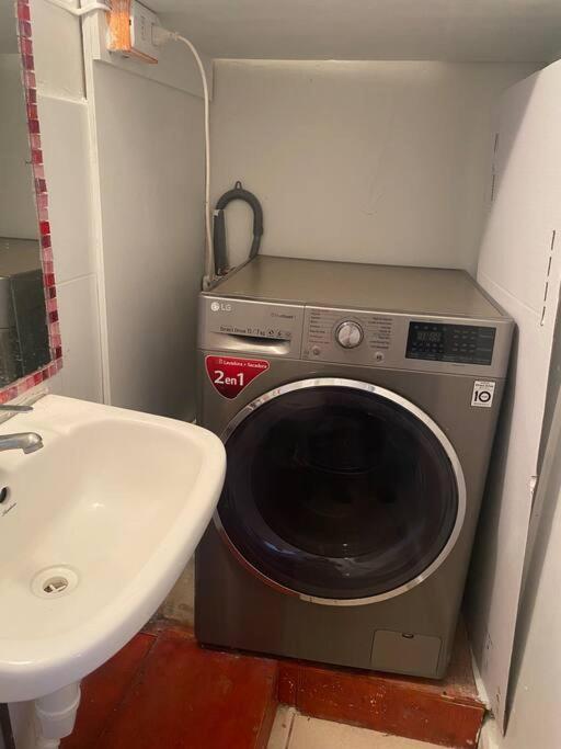 Amplio Depto En Barrio Lastarria Apartamento *