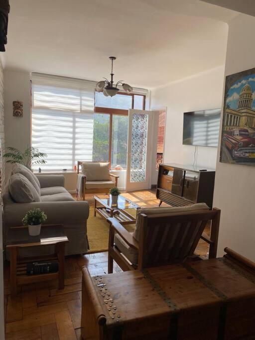 Apartamento Amplio Depto En Barrio Lastarria *